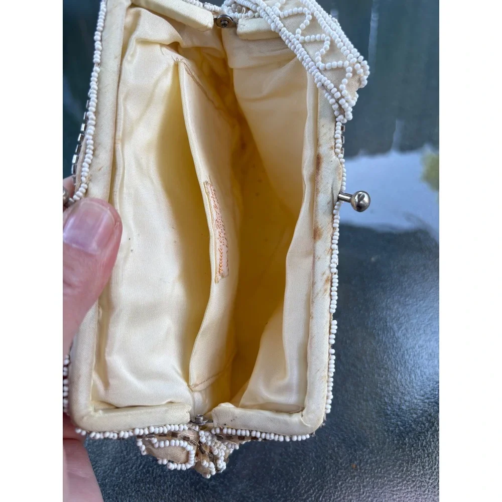 Walborg Vintage Hand Beaded Bag Made in‎ Belgium Cream Kiss Lock Evening Clutch